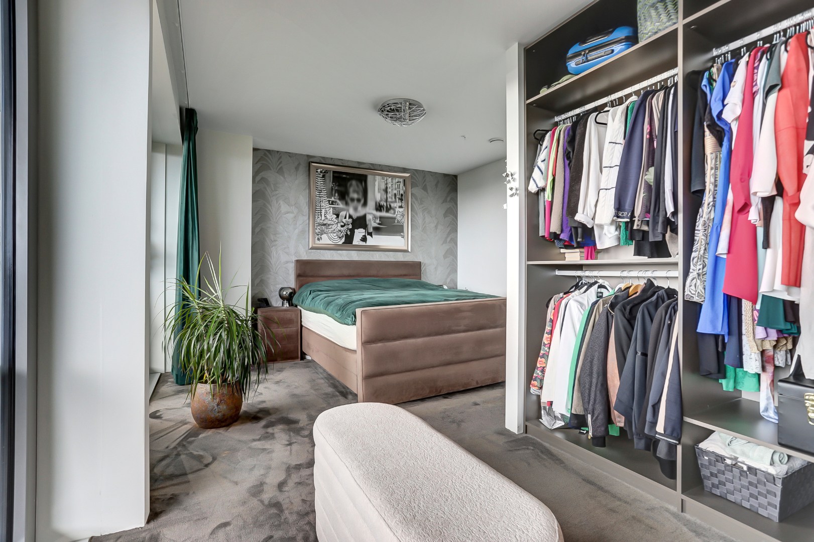 Ultiem luxe wonen in de iconische The CoolTower met spectaculair uitzicht, royaal terras (34 m²) en moderne afwerking in het bruisende hart van Rotterdam! 