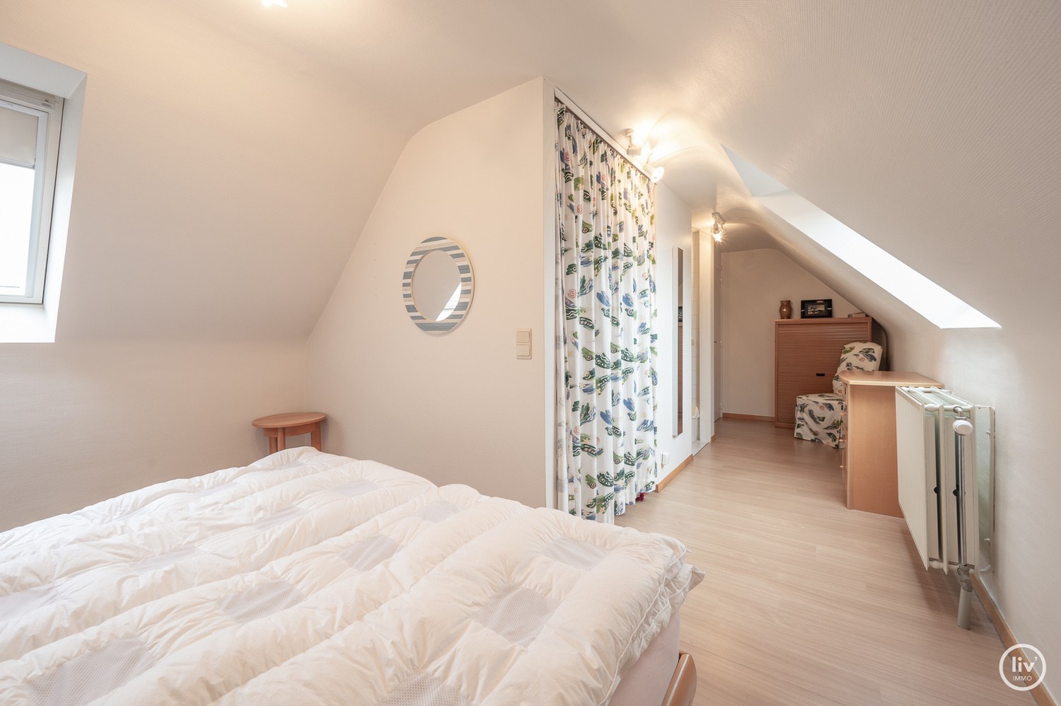 Centraal gelegen triplex-appartement met ruime zonne-terrassen op wandelafstand van de Zeedijk-Albertstrand en Dumortierlaan 