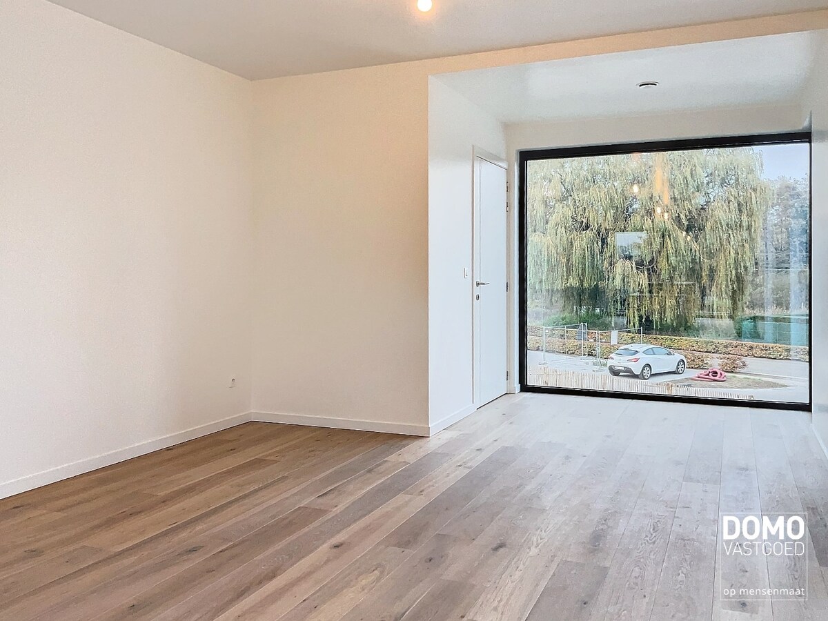 Nieuwbouwappartement met 2 slaapkamers en terras te Kermt 