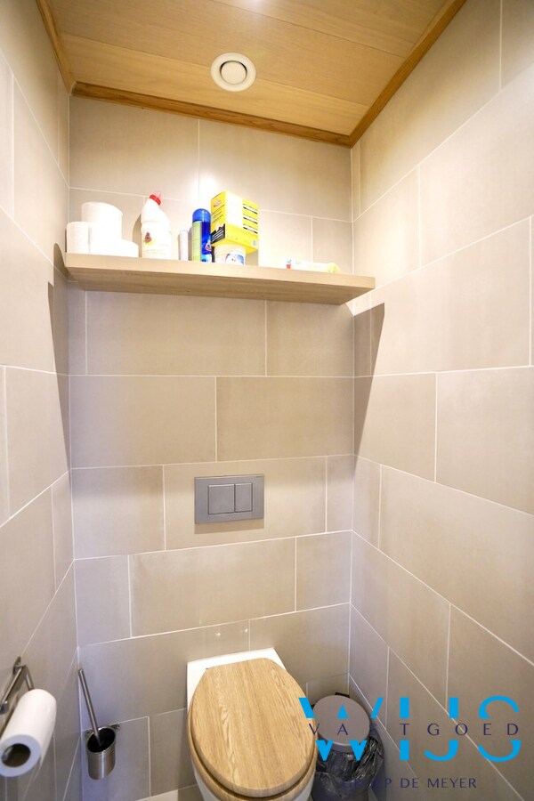 Zeer ruime gezinswoning te Zelzate ! 