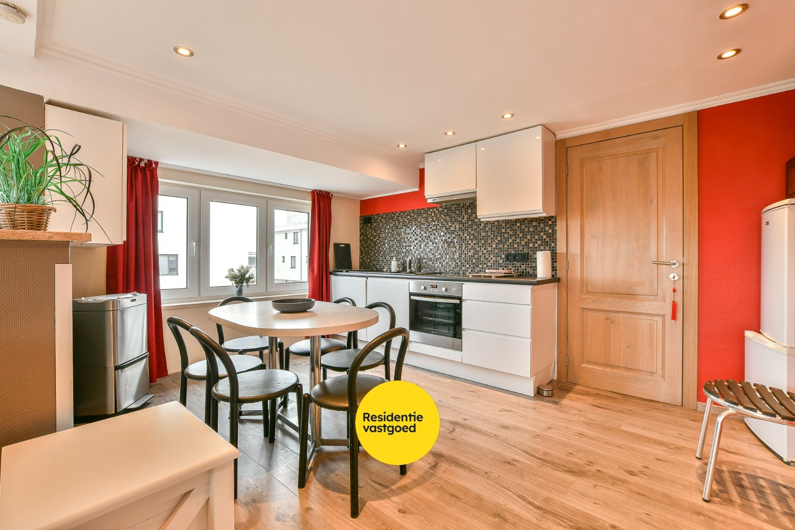 Ruime woning op toplocatie - vlakbij centrum, strand &amp; zee! 