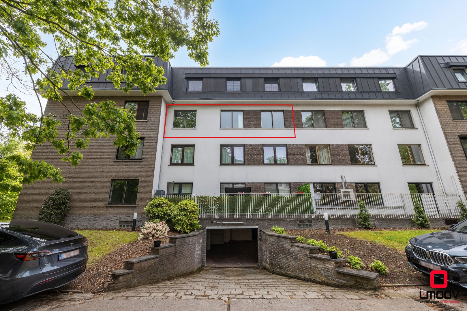 Ruim en lichtrijk appartement met terras en garage op topligging te Sint-Denijs-Westrem 