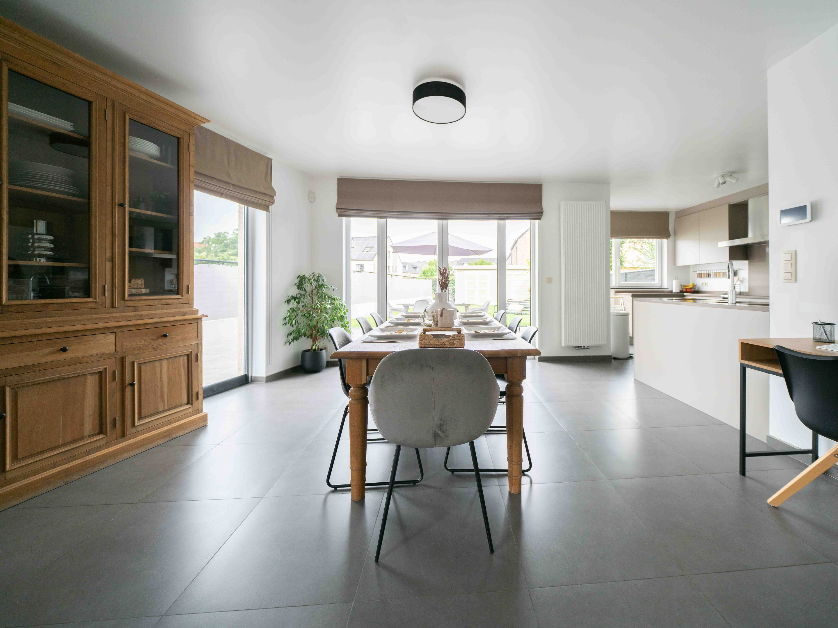 Recente woning met 7 kamers, 2 badkamers, garage en tuin 