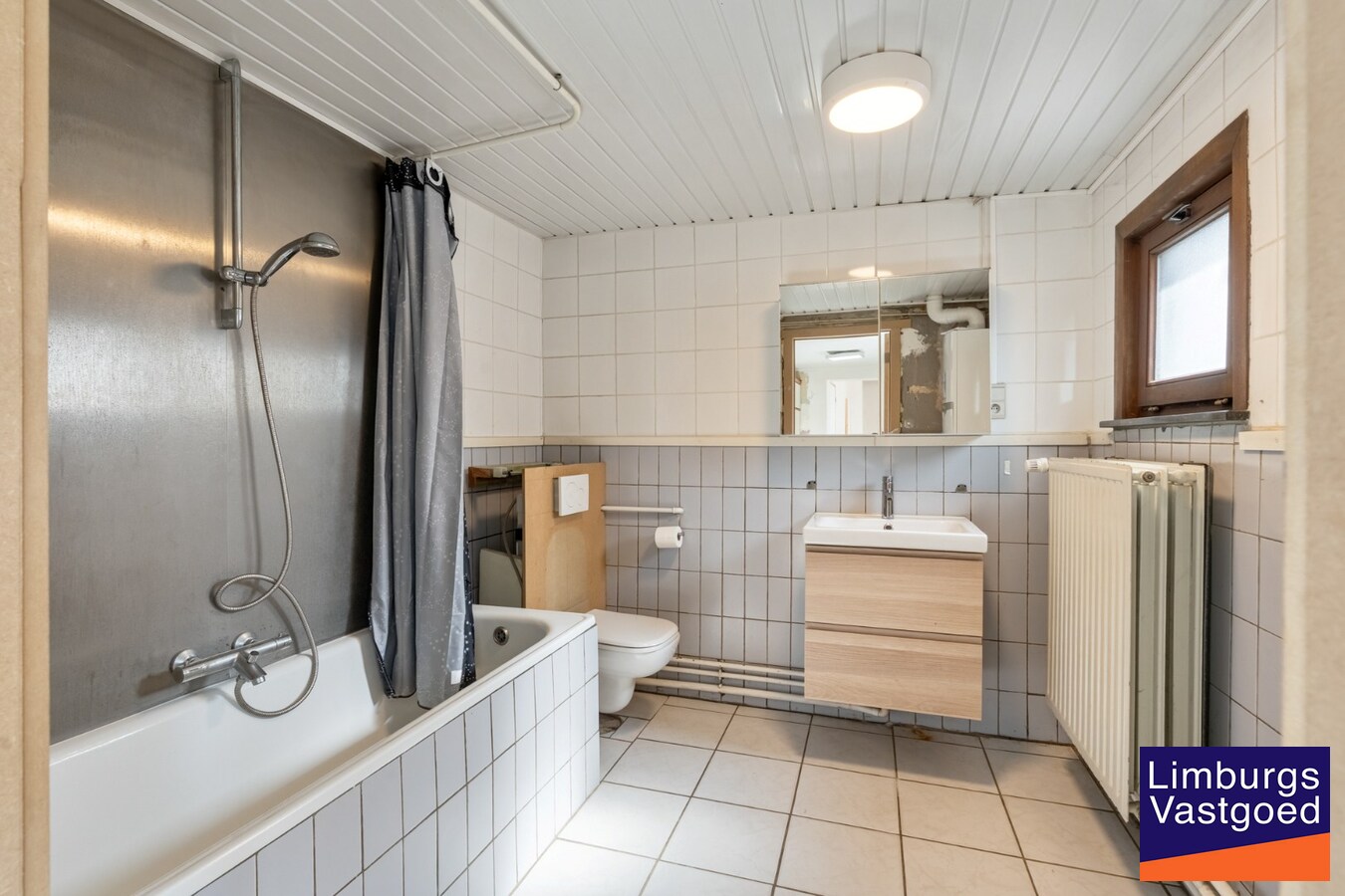 Te renoveren HOB met 3 slpk en garagebox, 13a77ca 