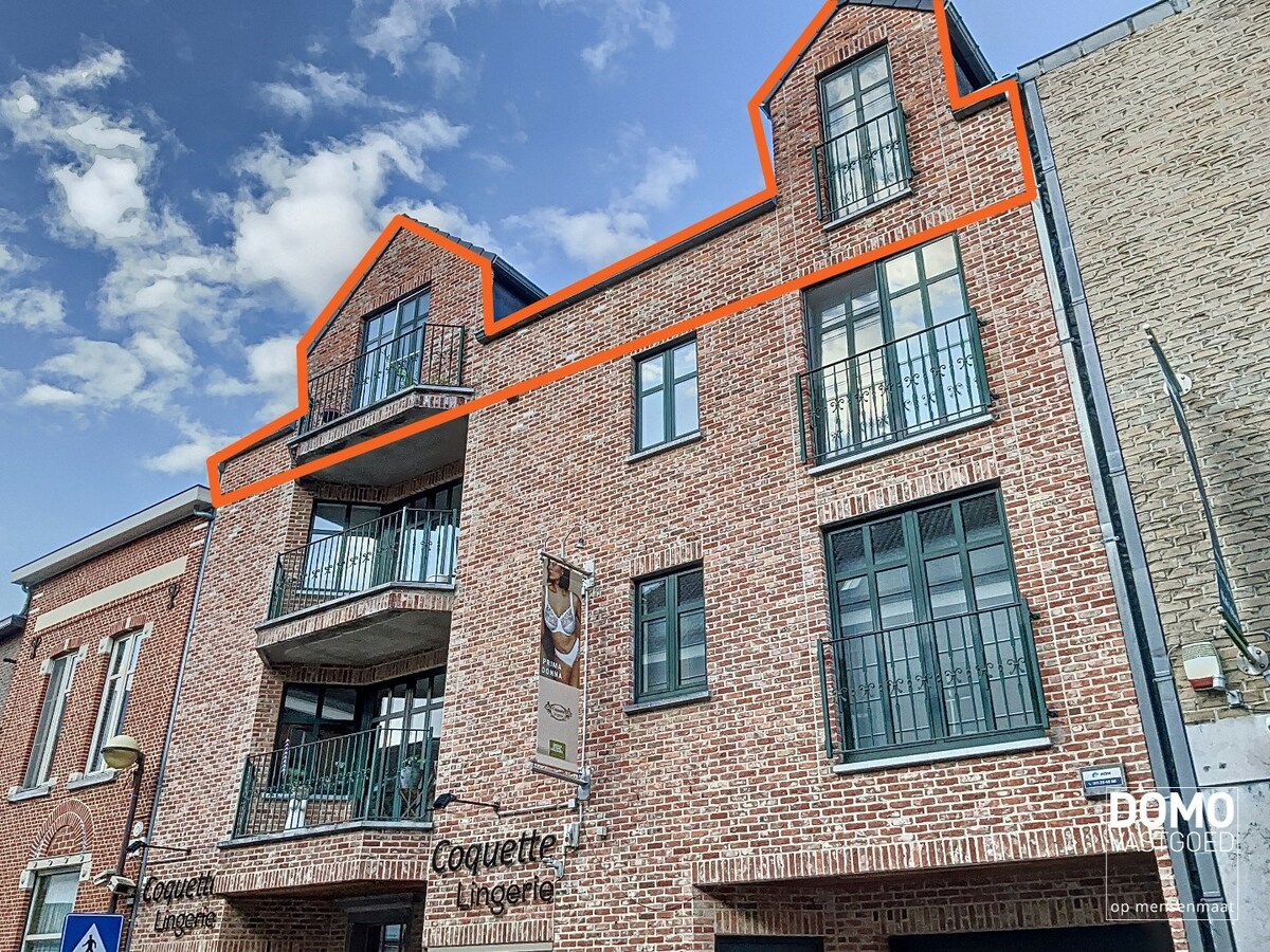 RUIM DAKAPPARTEMENT MET 2 SLAAPKAMERS IN CENTRUM BERINGEN 