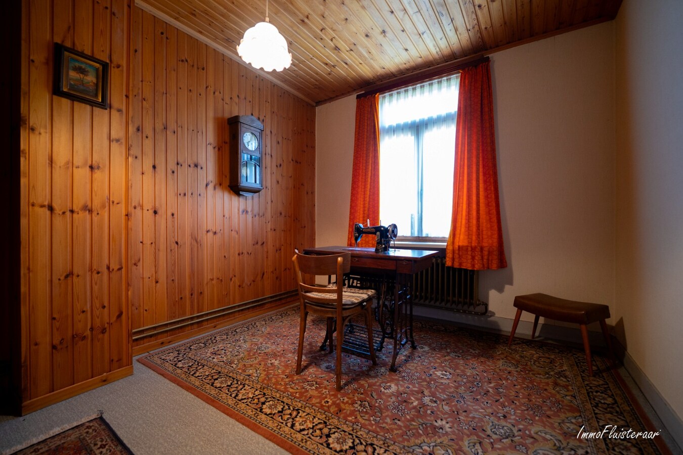 Statige woning met opslagruimte en stalgebouw op ca. 11.391 m2 te Geel 