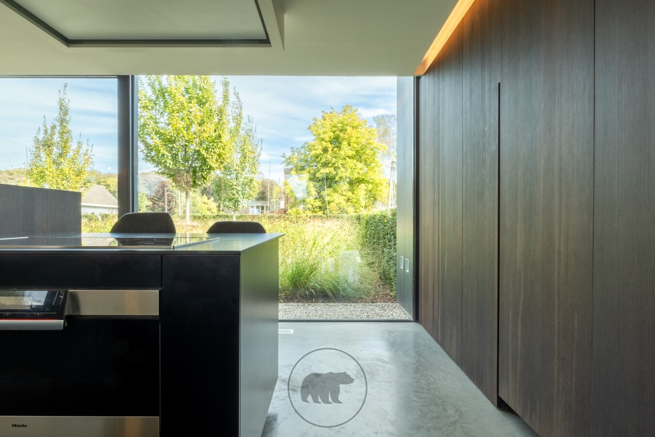 Buitengewone design villa op unieke ligging te Lochristi 