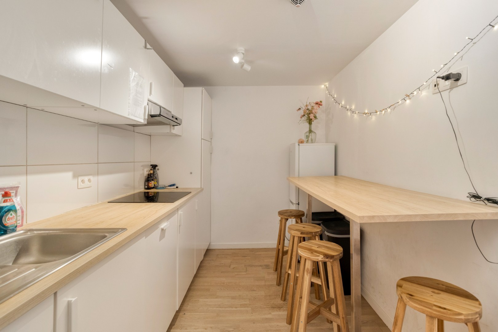 Studentenkamer met eigen sanitair in centrum Leuven! - EPC 148 kWh/m² - bewoonbare opp. 15,5m² 