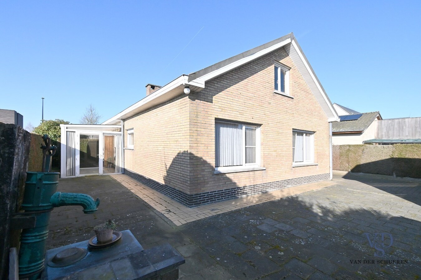 Degelijke bungalowwoning gelegen in een rustige verkaveling 