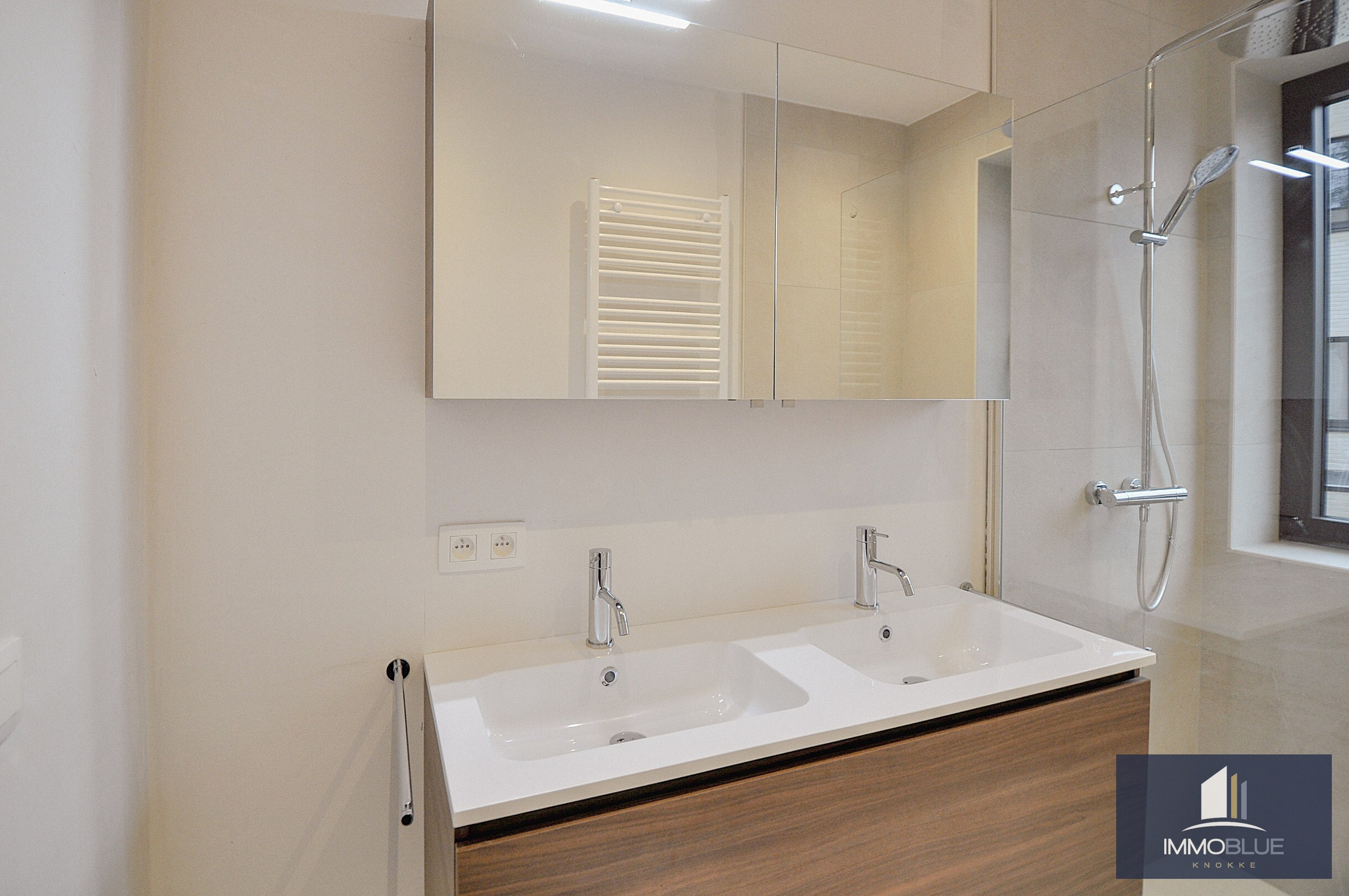 Nieuwbouw: Licht en modern nieuwbouwappartement met terras nabij Duinenwater. 