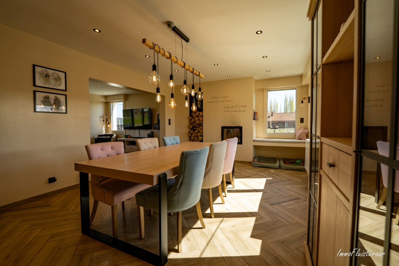 Recent gerenoveerde woning met paardenstallen en buitenpiste op ca. 12.370 m2  te Geel 