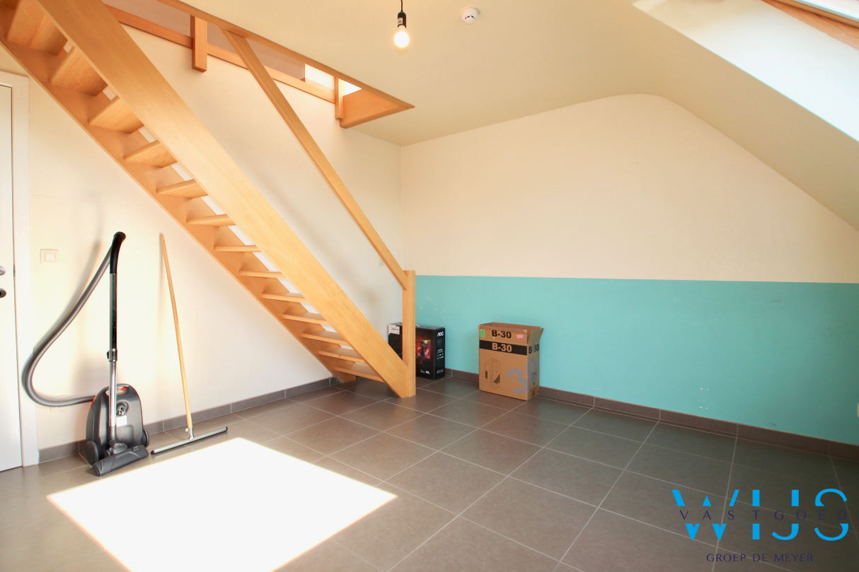 Instapklaar appartement met ZEER RUIM zonneterras te Ertvelde ! 