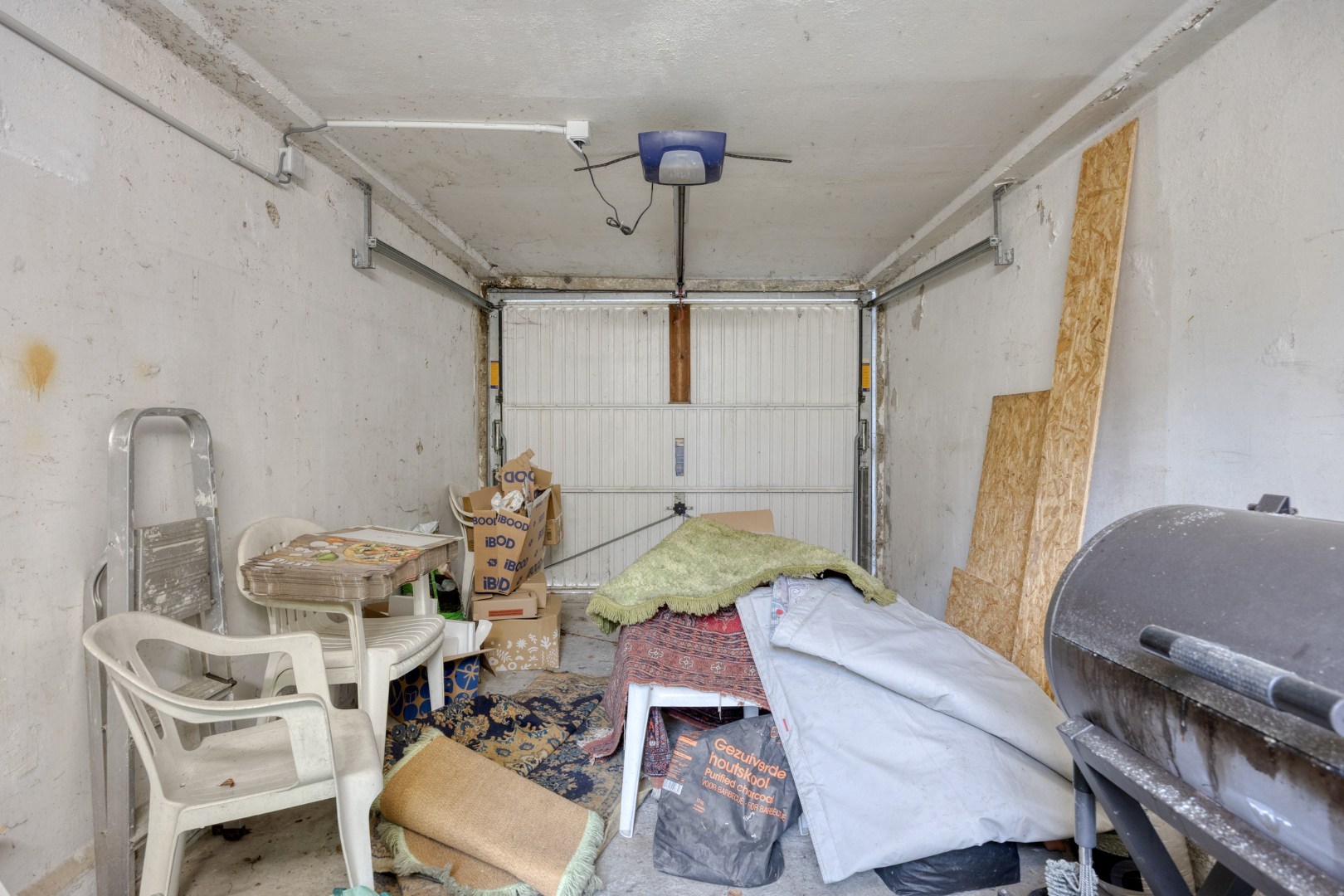 Ruime stadswoning met achteruitgang via Janseniusstraat met 4 slaapkamers, garage en tuin te Leuven- EPC 239kwh/m2 