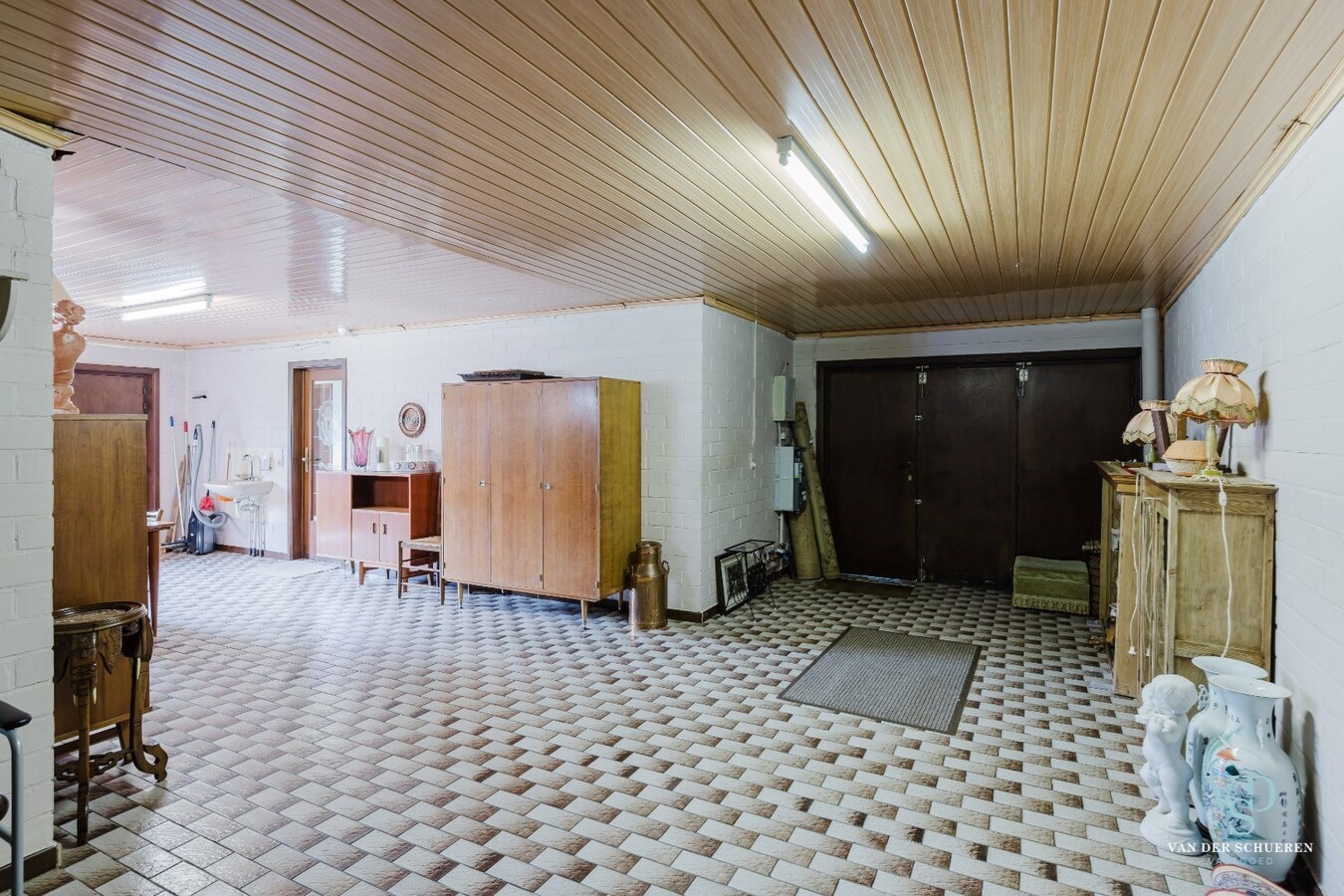 Gelijkvloerse villa.    Op 1 km van de Schelde. 