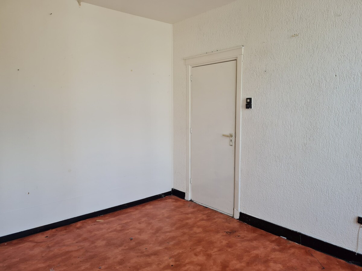 Kamerverhuurwoning met berging gelegen op korte afstand van het centrum van Tilburg. 