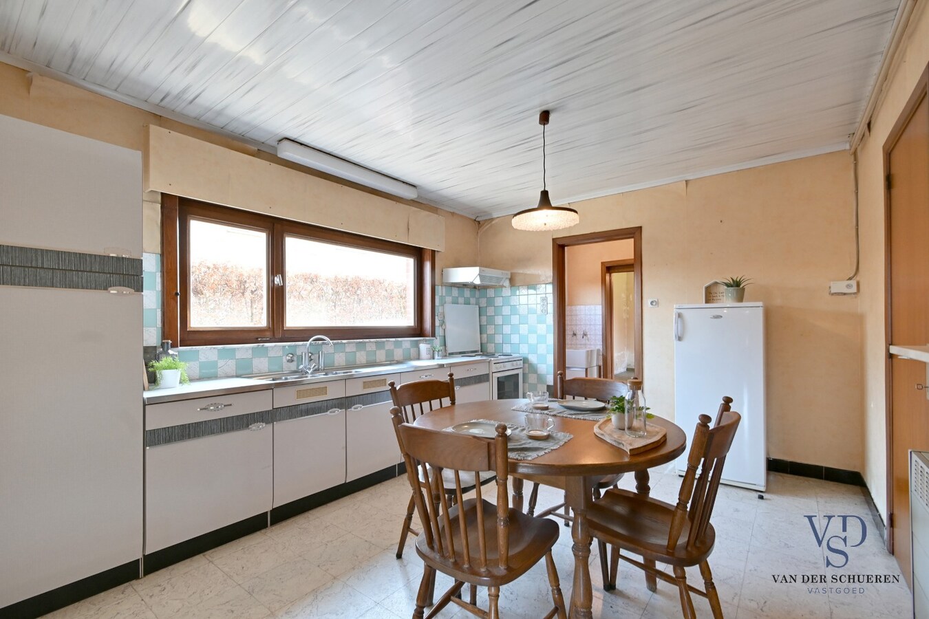 Te renoveren eigendom op gunstige ligging 