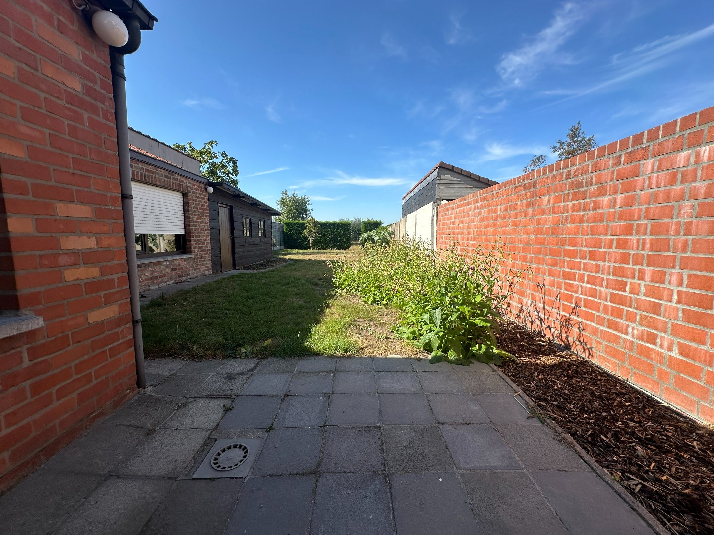 Instapklare woning met 2 slpk, garage en tuin, Aartrijke. 