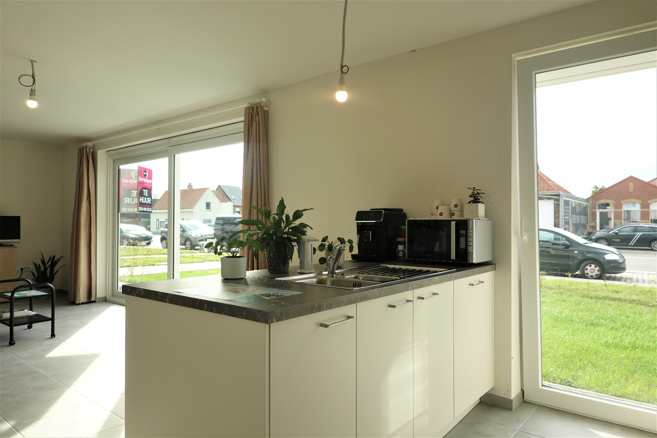 Recent nieuwbouwappartement met tuin te Zedelgem 