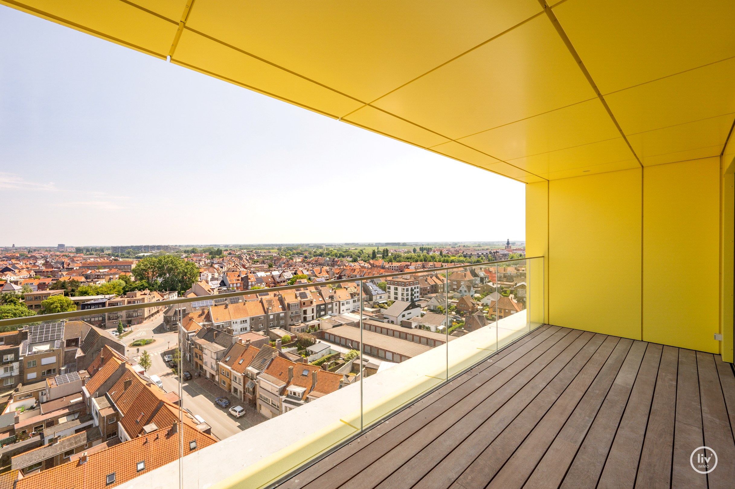 Centraal gelegen 2-kamer appartement te Res. Hoost met ruim terras genietend van zijdelings zeezicht! 
