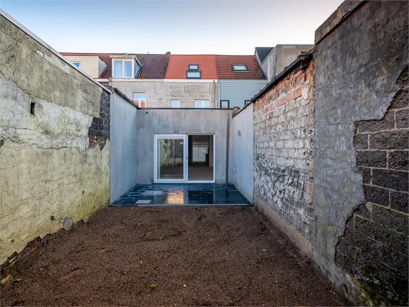 Compleet gerenoveerde woning op toplocatie 