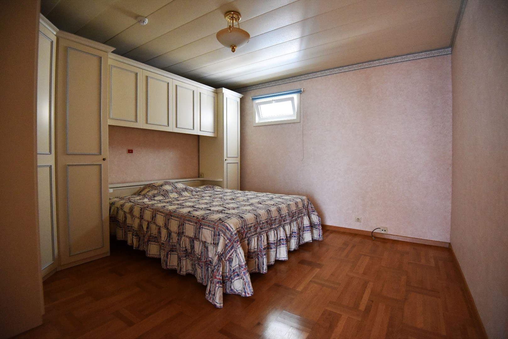 Ruime serviceflat (80m²) met 2 slpks,  2 terrassen en ruime garage (21m²) te Maldegem 