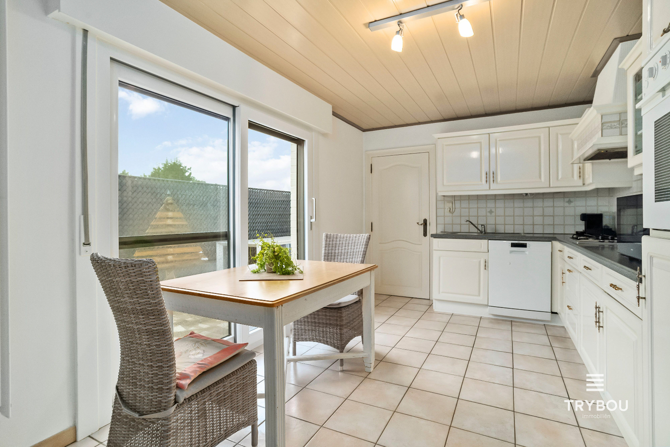 Alleenstaande gelijkvloerswoning op 719m². 