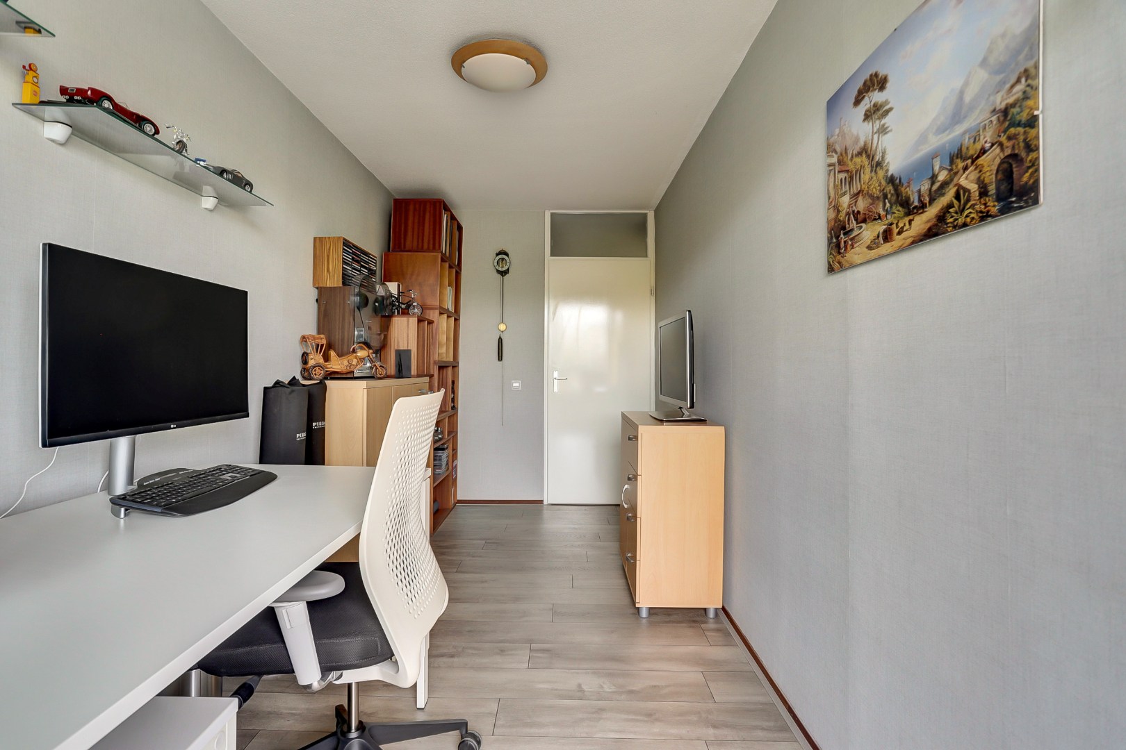 Op een fantastische locatie gelegen 3-kamer woning op de 2e etage met uitzicht op "de Vijver" van Prinsenland. 