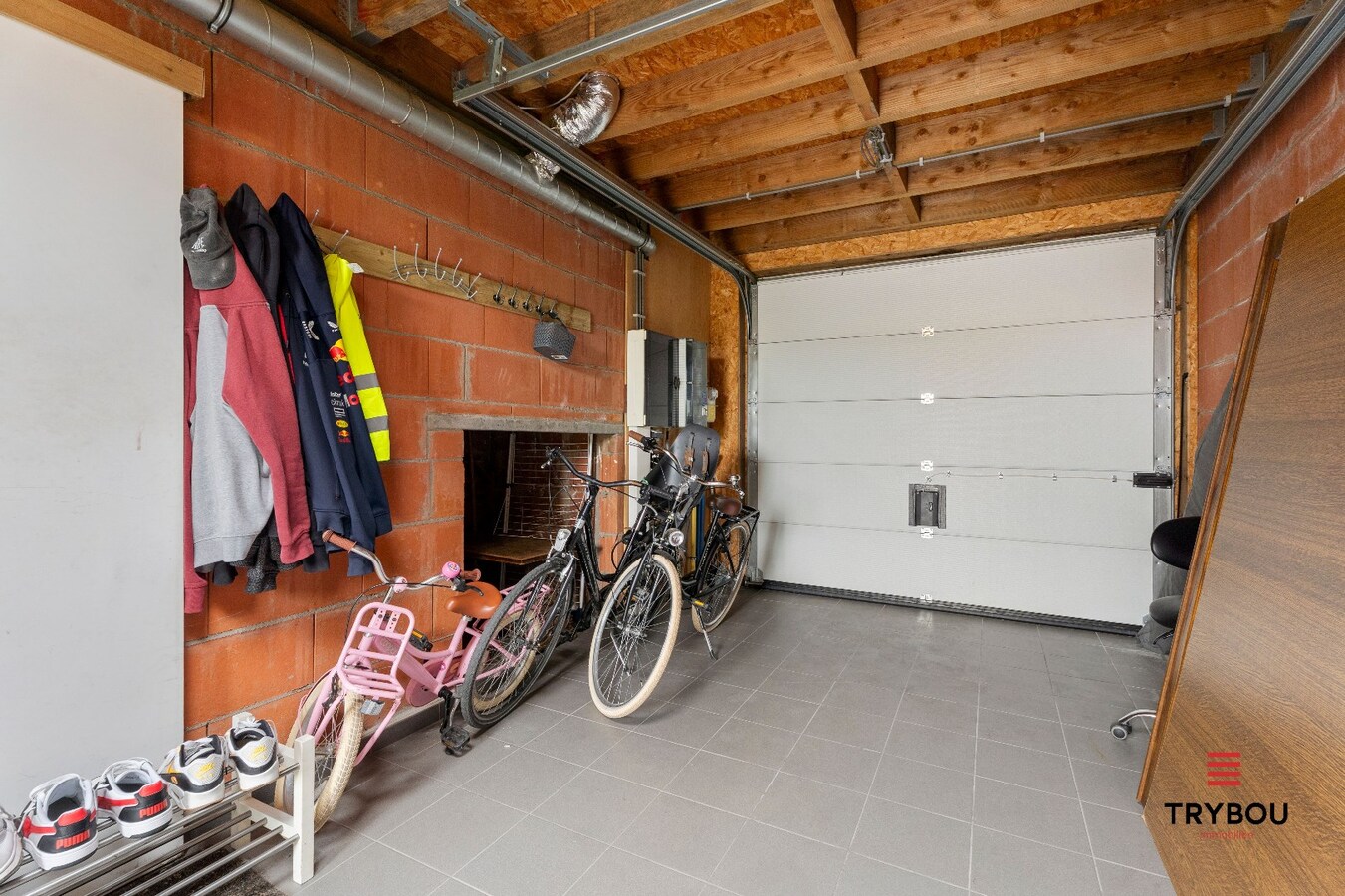 Uitstekend gelegen, halfopen bebouwing met 4 slaapkamers te Ruislede 