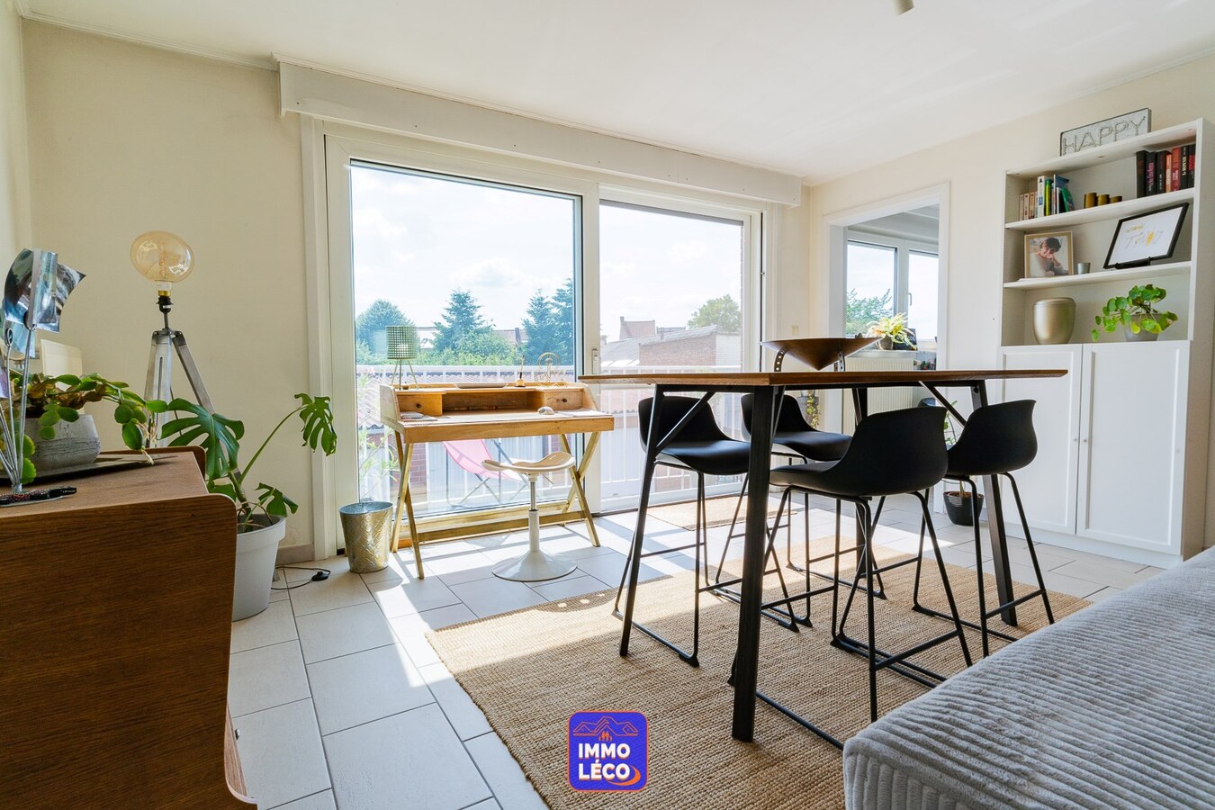 Appartement "Triplex" avec 3 garages, dans le centre du village de Luingne ! 