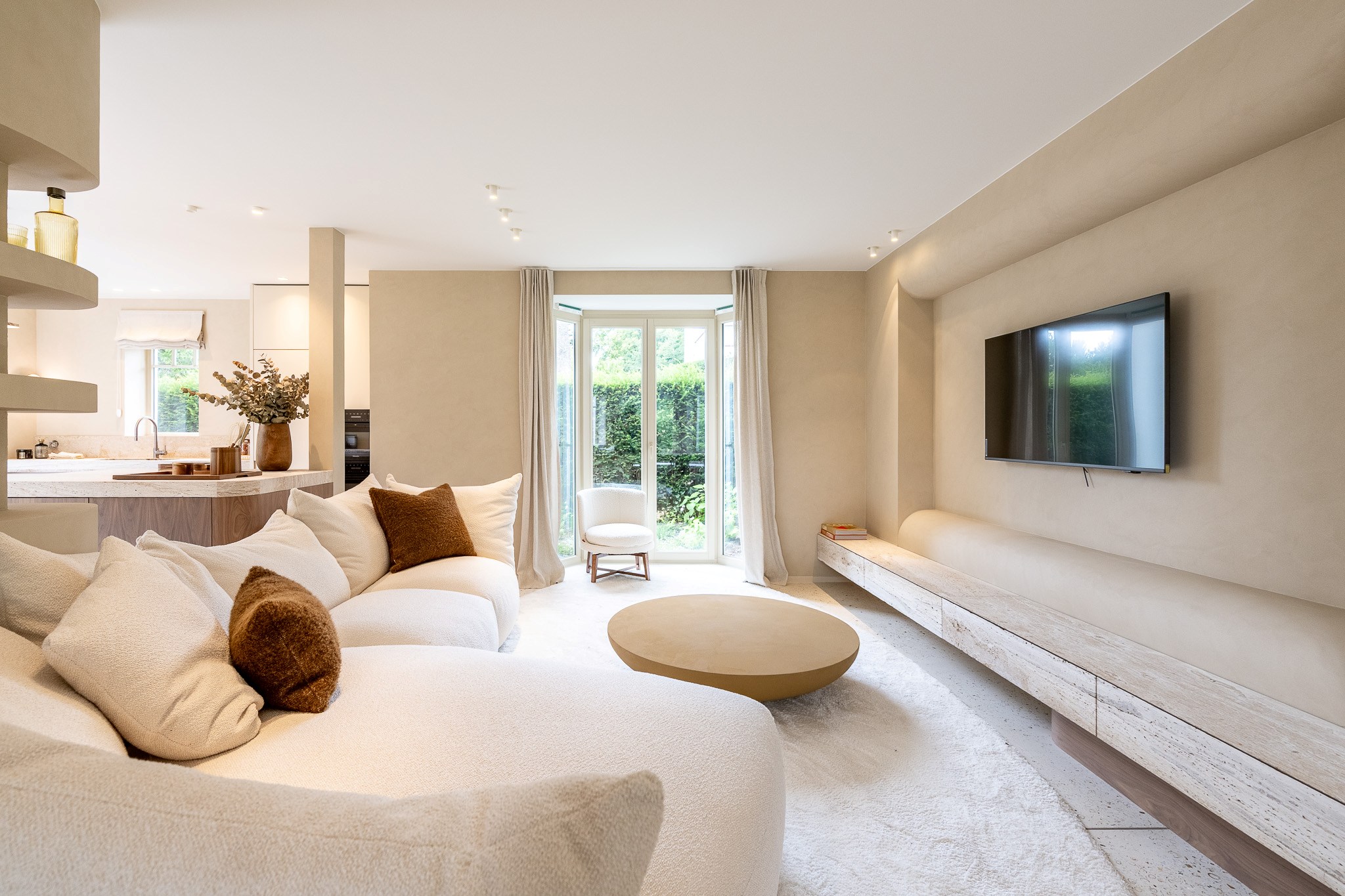 Très luxueuse et charmante villa jumelée rénovée, située à proximité du centre commercial de Knokke. 