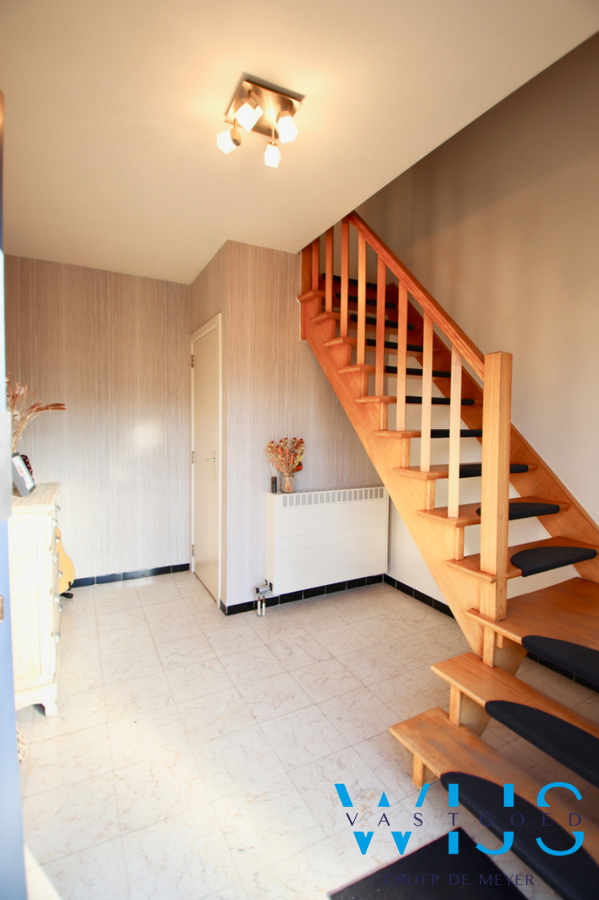 Instapklare woning in een rustige woonwijk te ERTVELDE! 