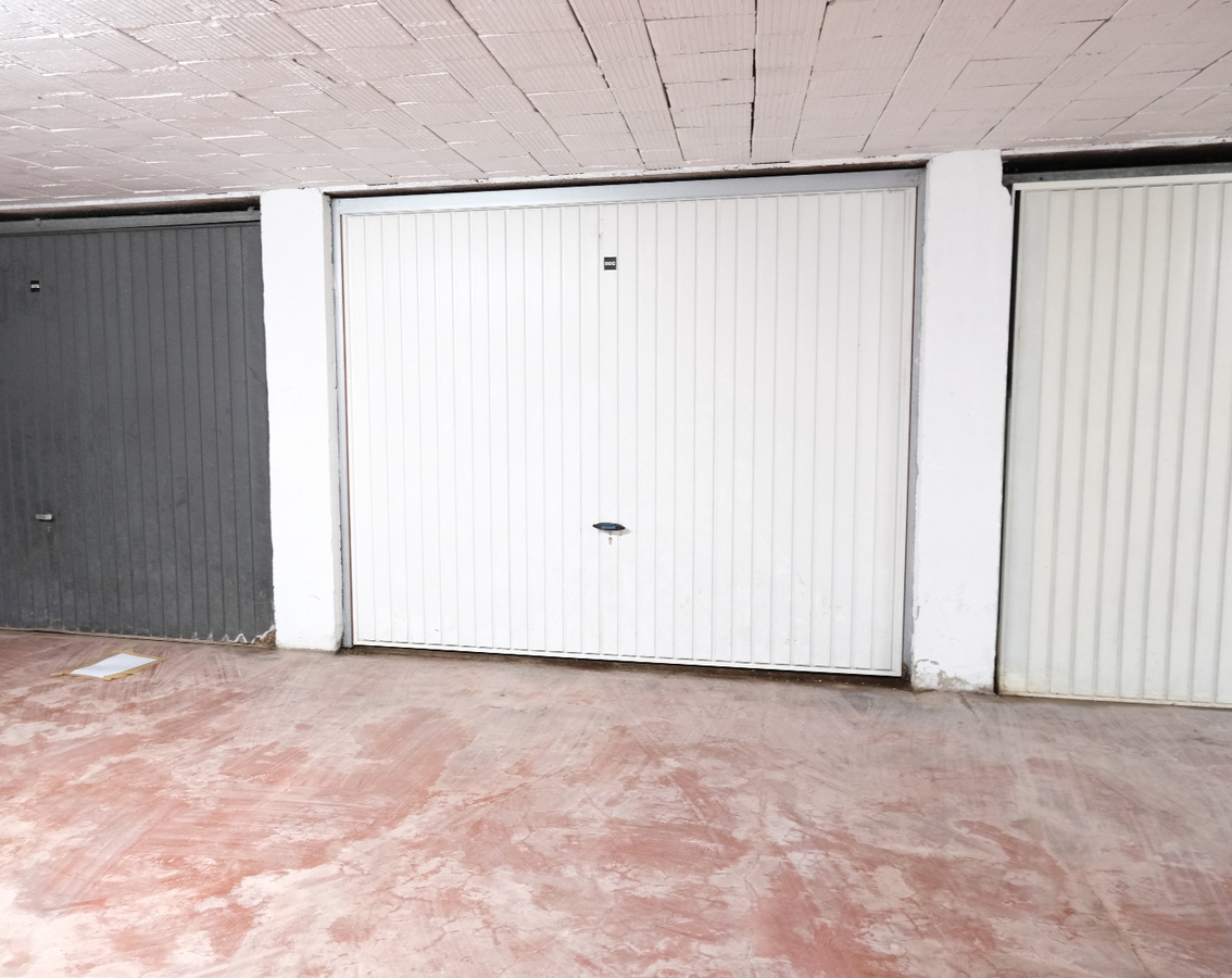 STIJLVOL GERENOVEERD DRIESLAAPKAMERAPPARTEMENT OP CENTRALE LIGGING 