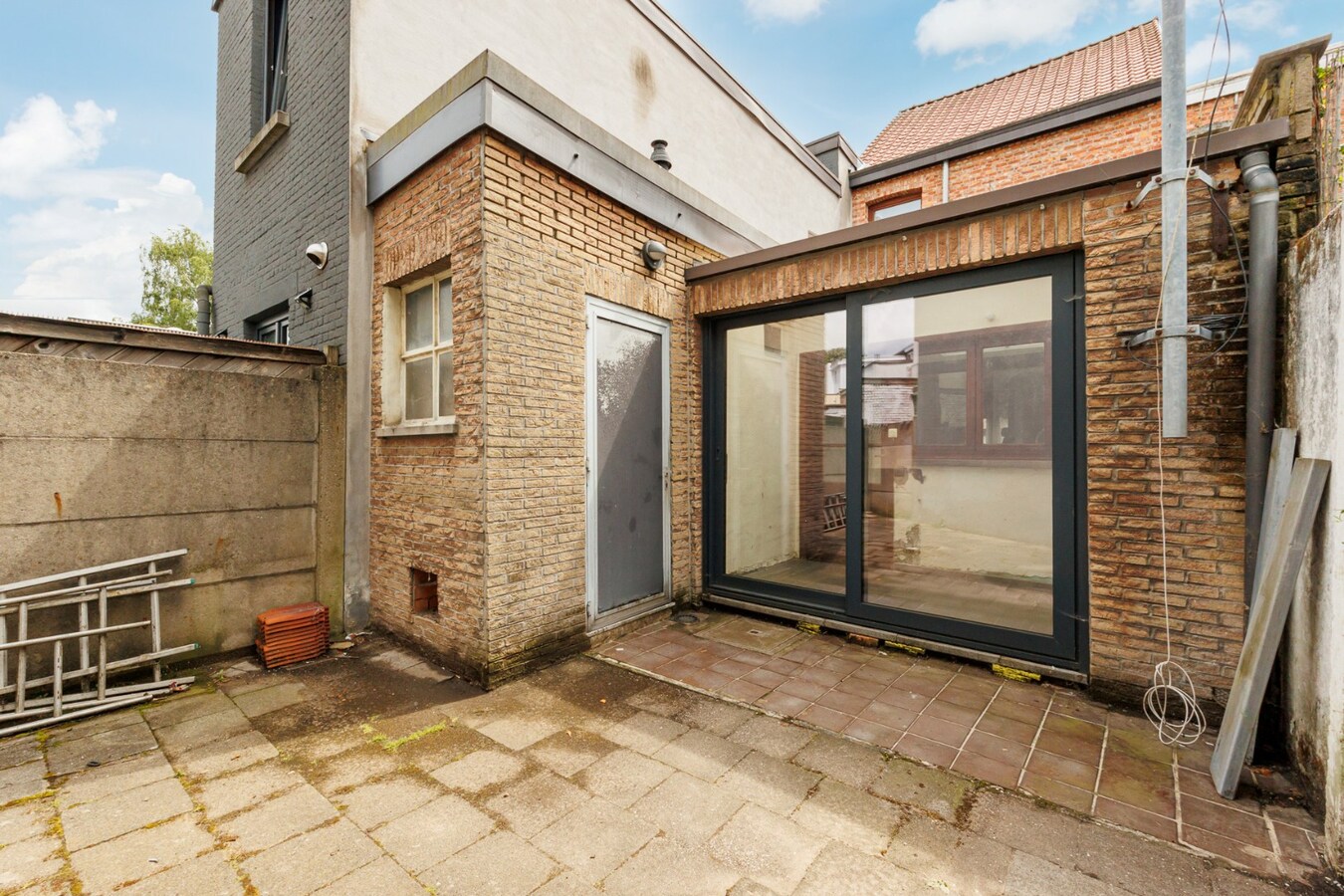Te renoveren woning met 3 slpk en stadstuin te Hoboken! 