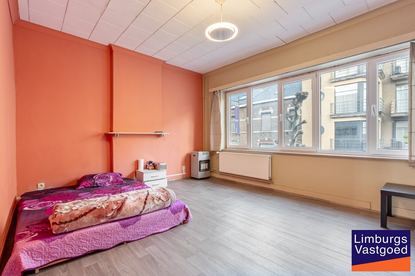 Deels gerenoveerde woning met stadstuin, 3 slpk, 2a60ca, tussen de kleine en grote ring 