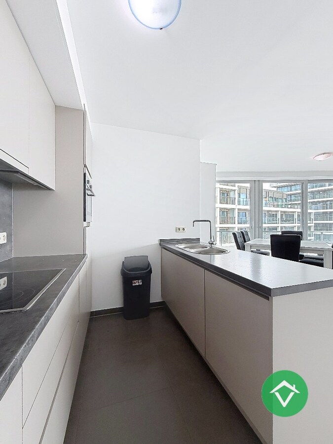 Gemeubeld appartement met 2 slaapkamers en ruim terras te Oostende 