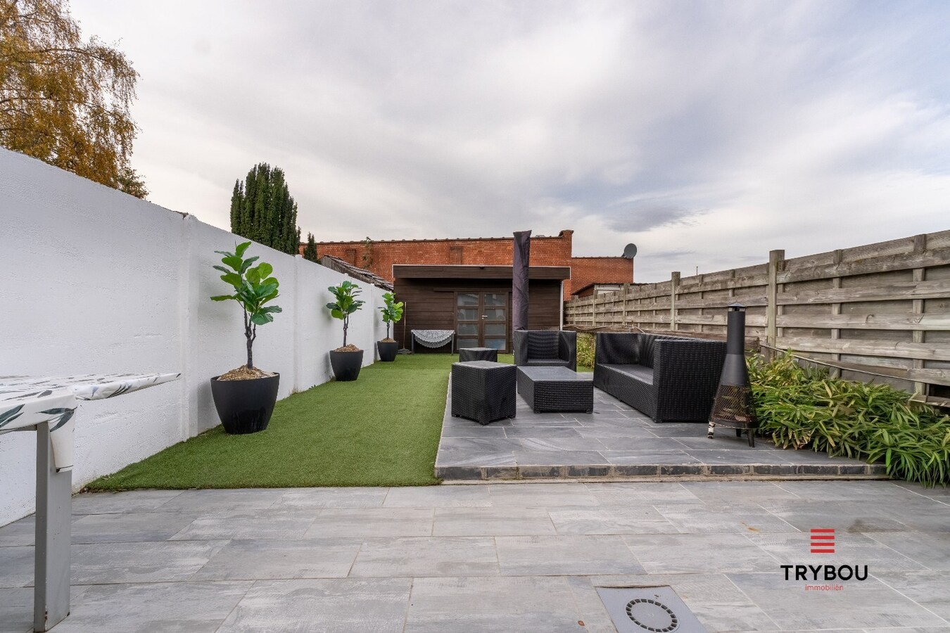 Rustig gelegen, volledig gerenoveerde woning met gezellige, onderhoudsvriendelijke tuin 