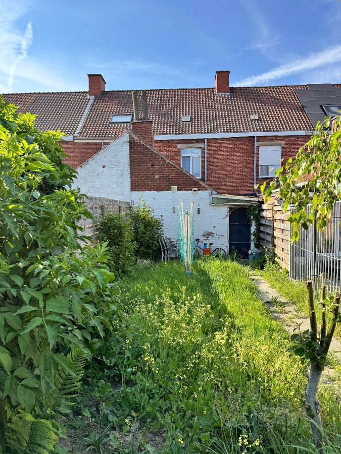 Woning met 3 slaapkamers en tuin te Roeselare 