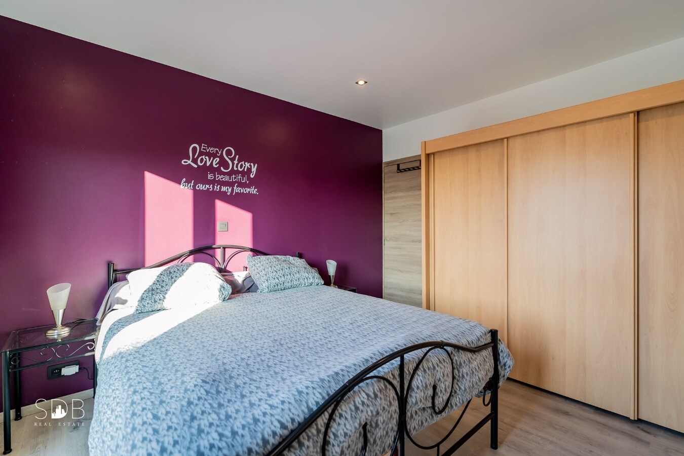 Hedendaagse gesloten bebouwing 