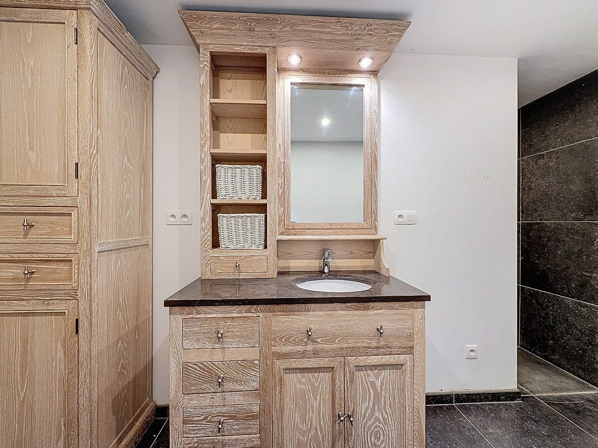 Ruime, vernieuwde HOB met leuke tuin te Zwalm 