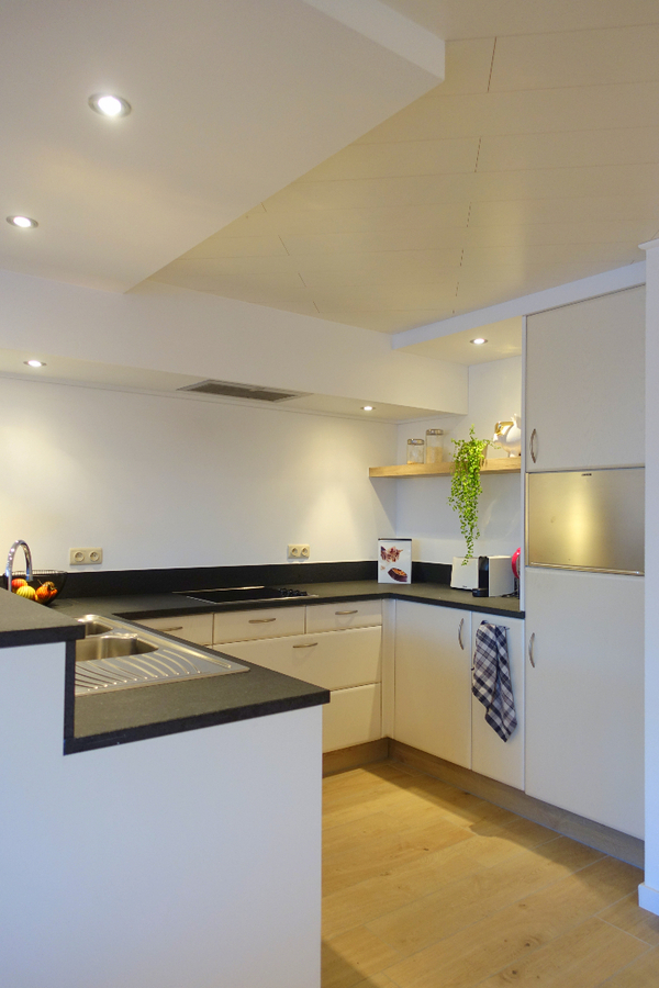 Vernieuwd appartement met 2 slaapkamers 