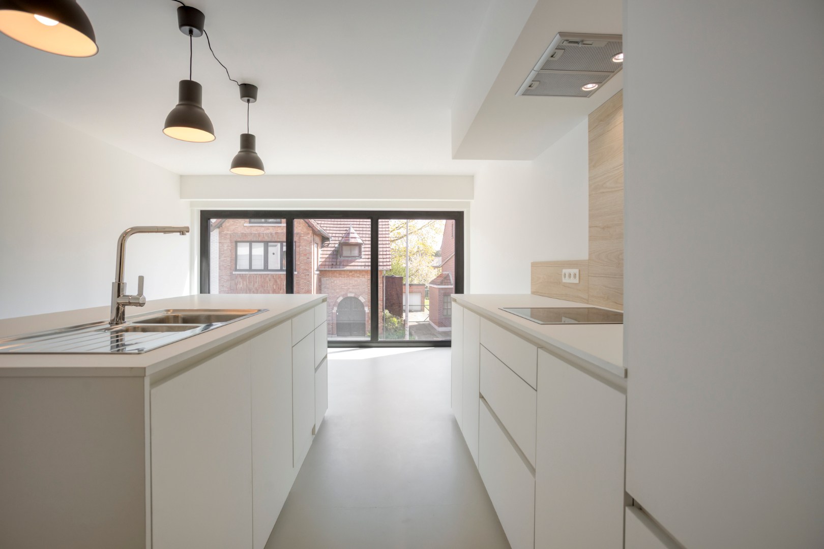 Gerenoveerd ruim en lichtrijk appartement met 2 slaapkamers en ruim terras - EPC label B 