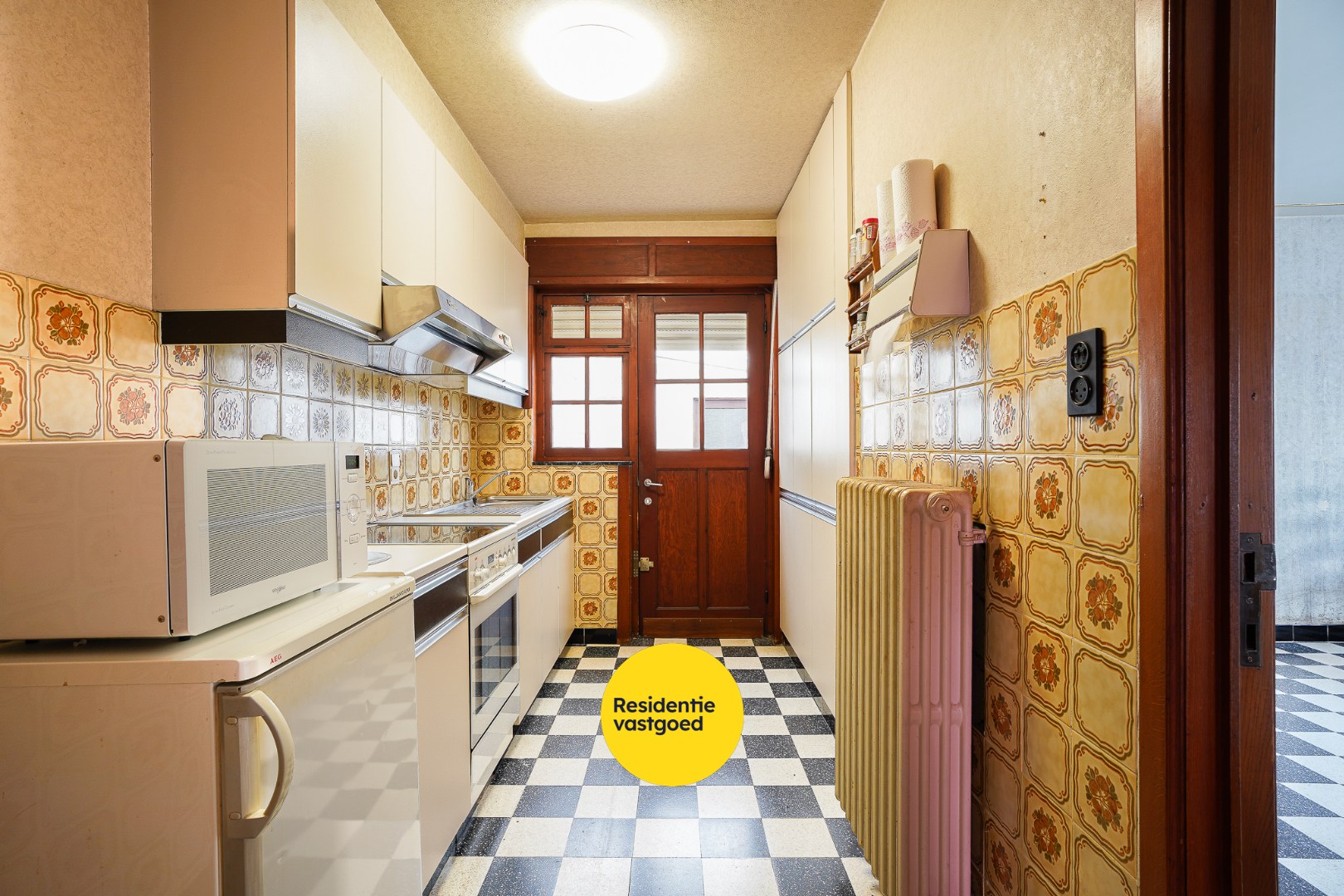 Te renoveren half-open bebouwing in Zerkegem 