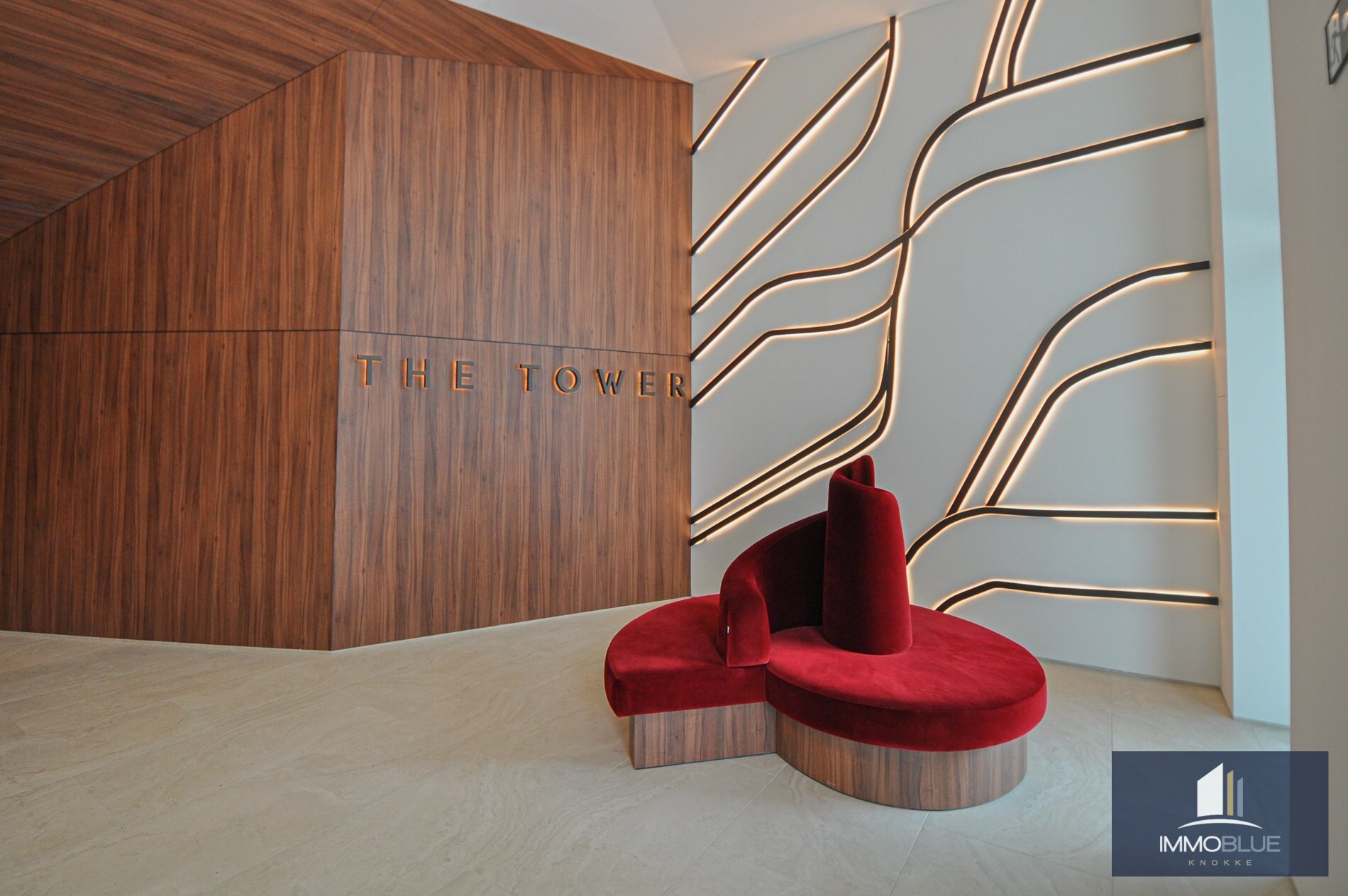 Appartement élégant avec spacieuse terrasse ensoleillée dans la résidence The Tower. 