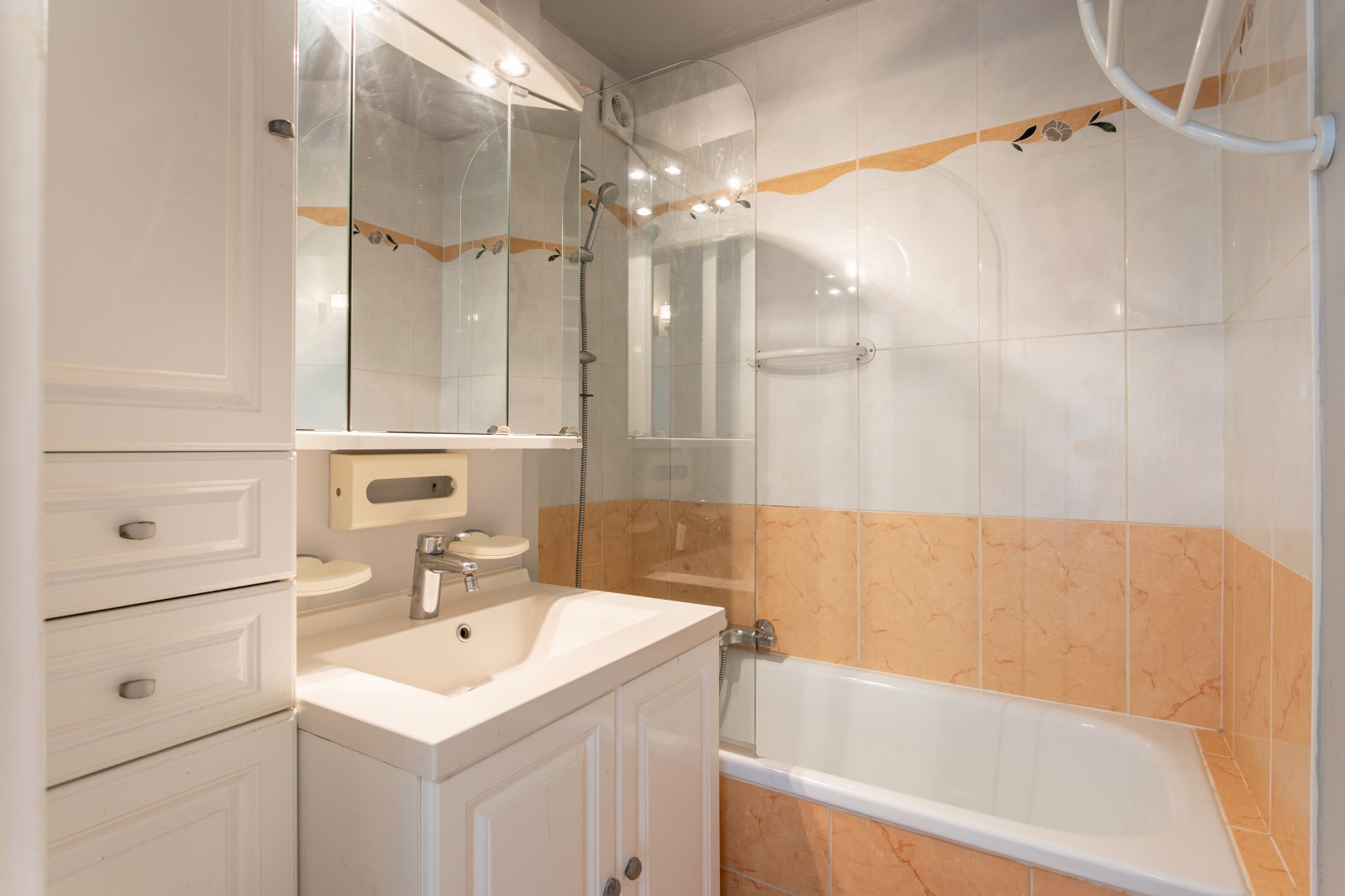 App (82m²) te koop in Breughelpark, met 2 slpks, ruim balkon en kelder 