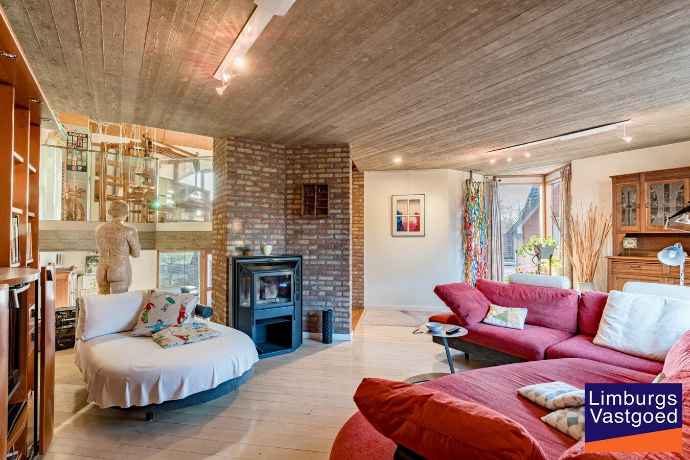 Gezinswoning met zuidgerichte tuin en garage, 5a 85ca 