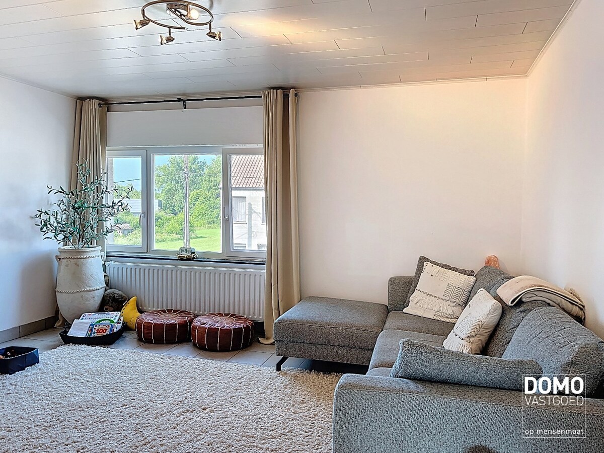 RUIM DUPLEXAPPARTEMENT MET 3 SLAAPKAMERS TE LUMMEN 