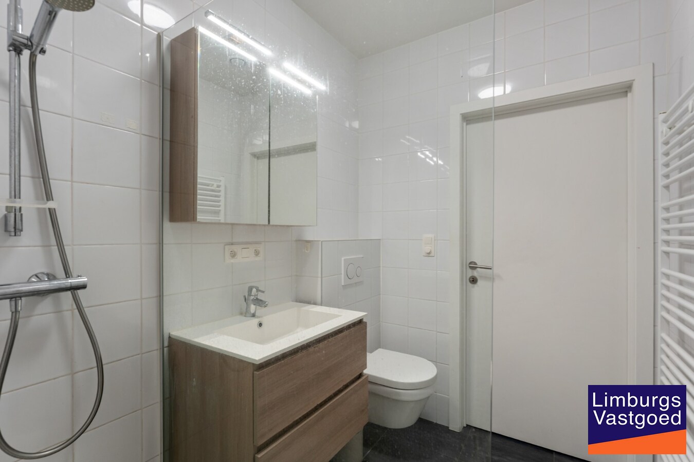 Appartement (80m²), 2 slpk, 2 ruime terrassen, autostaanplaats + kelderberging 