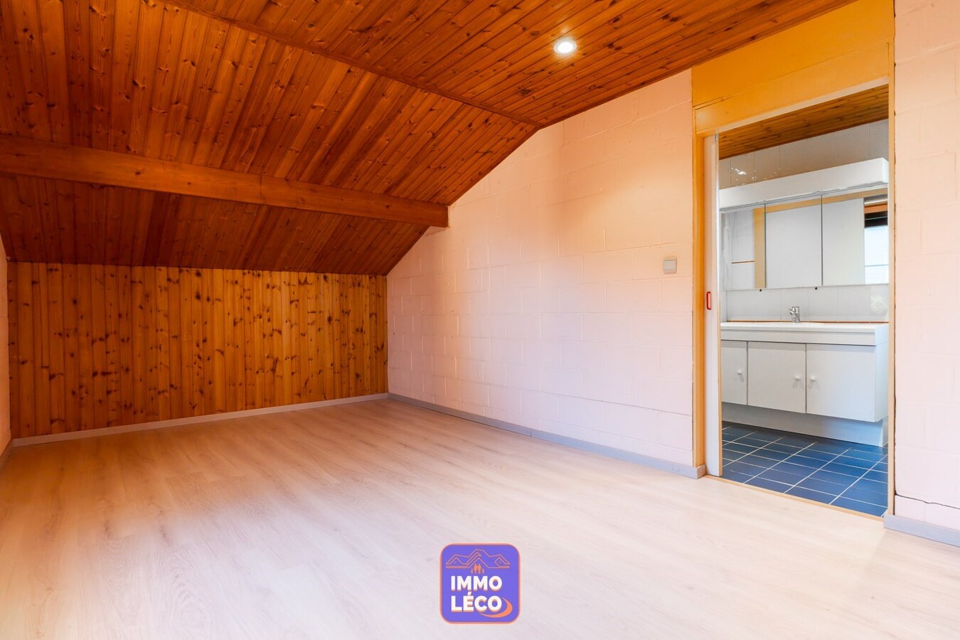 Villa d'architecte sur 744m² avec jardin et double garage, TOP SECTEUR ! 