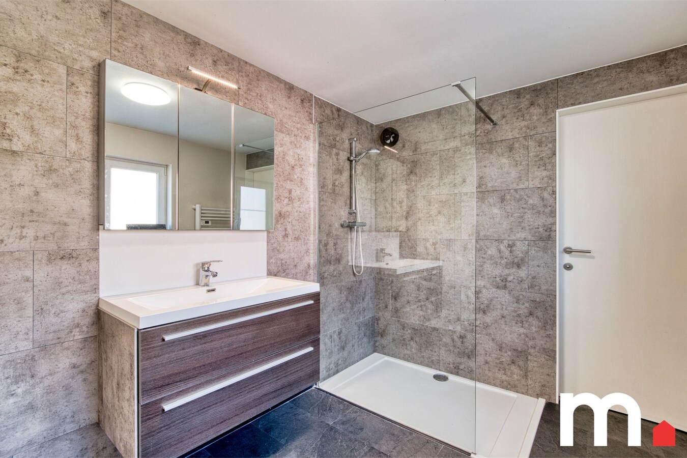 Centraal gelegen instapklare woning te Kortrijk ! 