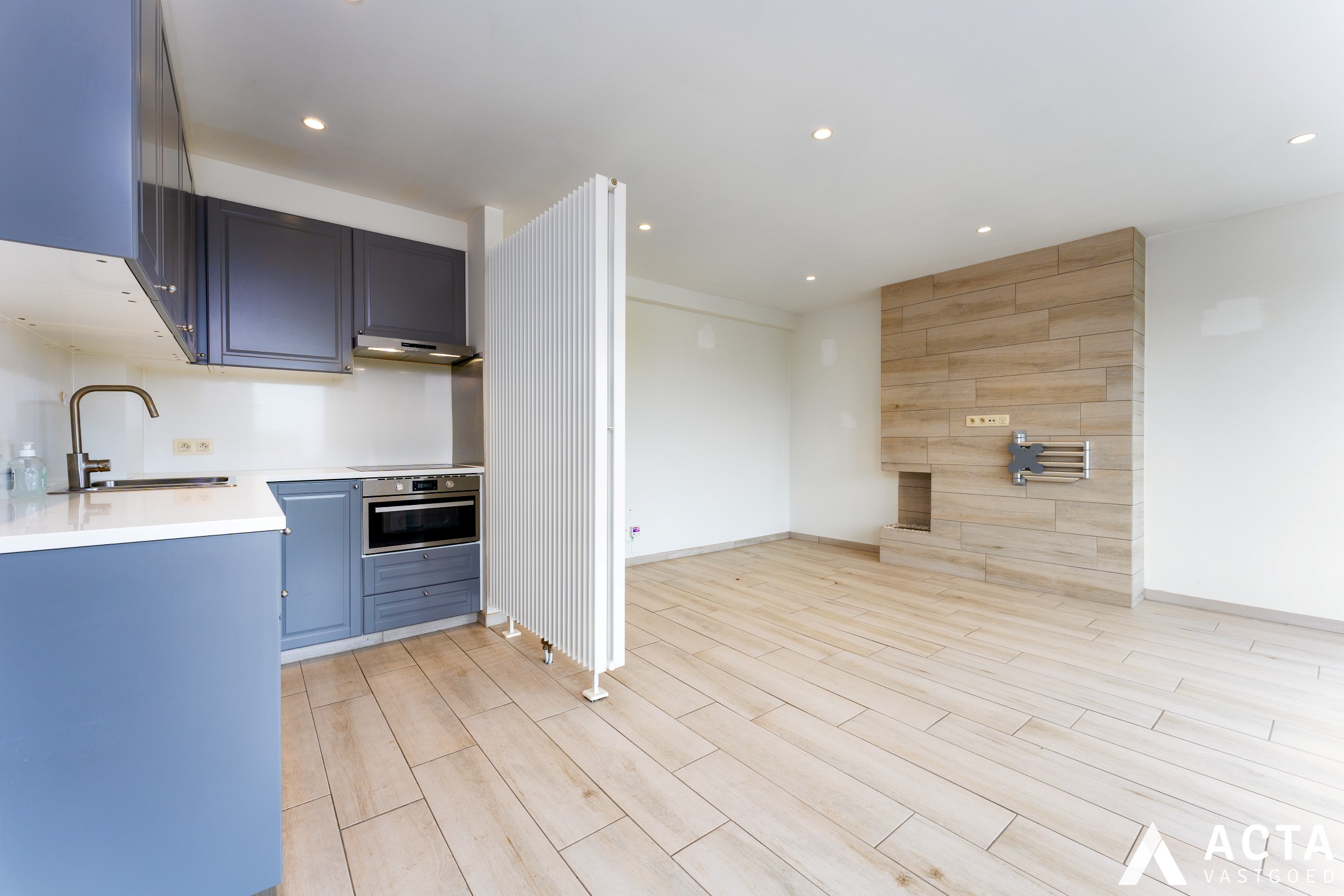 Instapklaar appartement met twee slaapkamers en parkzicht. 